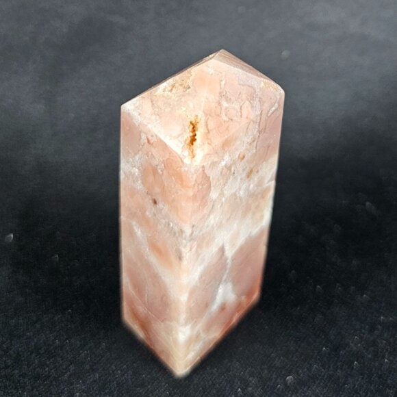 Carnelian Tower - Picture 2 of 10